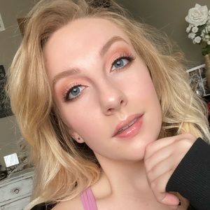 Meet your Posher, Deanna